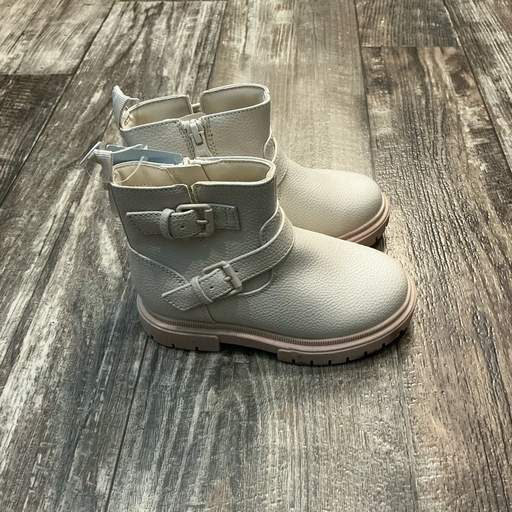Cat & Jack Kids Cream Buckle Ankle Boots Size 9